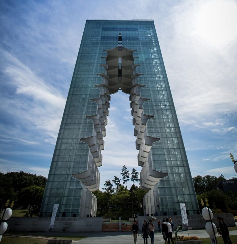 gyeongju tower, building, gyeongju travel, racing, 10000000000000000 shares expo, fall travel, blue sky, top, heungryongsa whether pagoda model, shilla dynasty